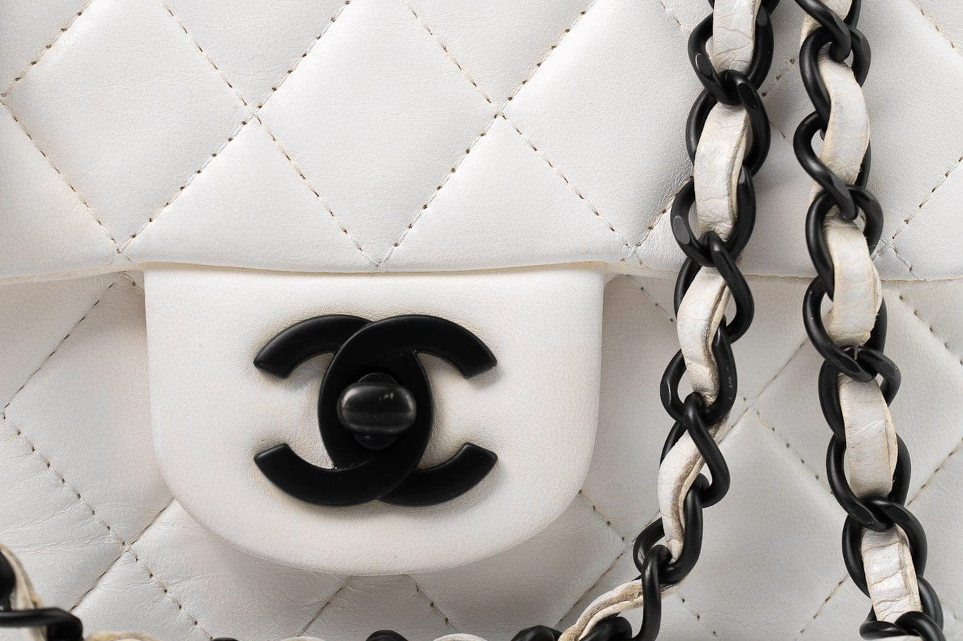 CHANEL Handbag White White Lambskin Quilted Mini Square Single Flap -Knockoff
