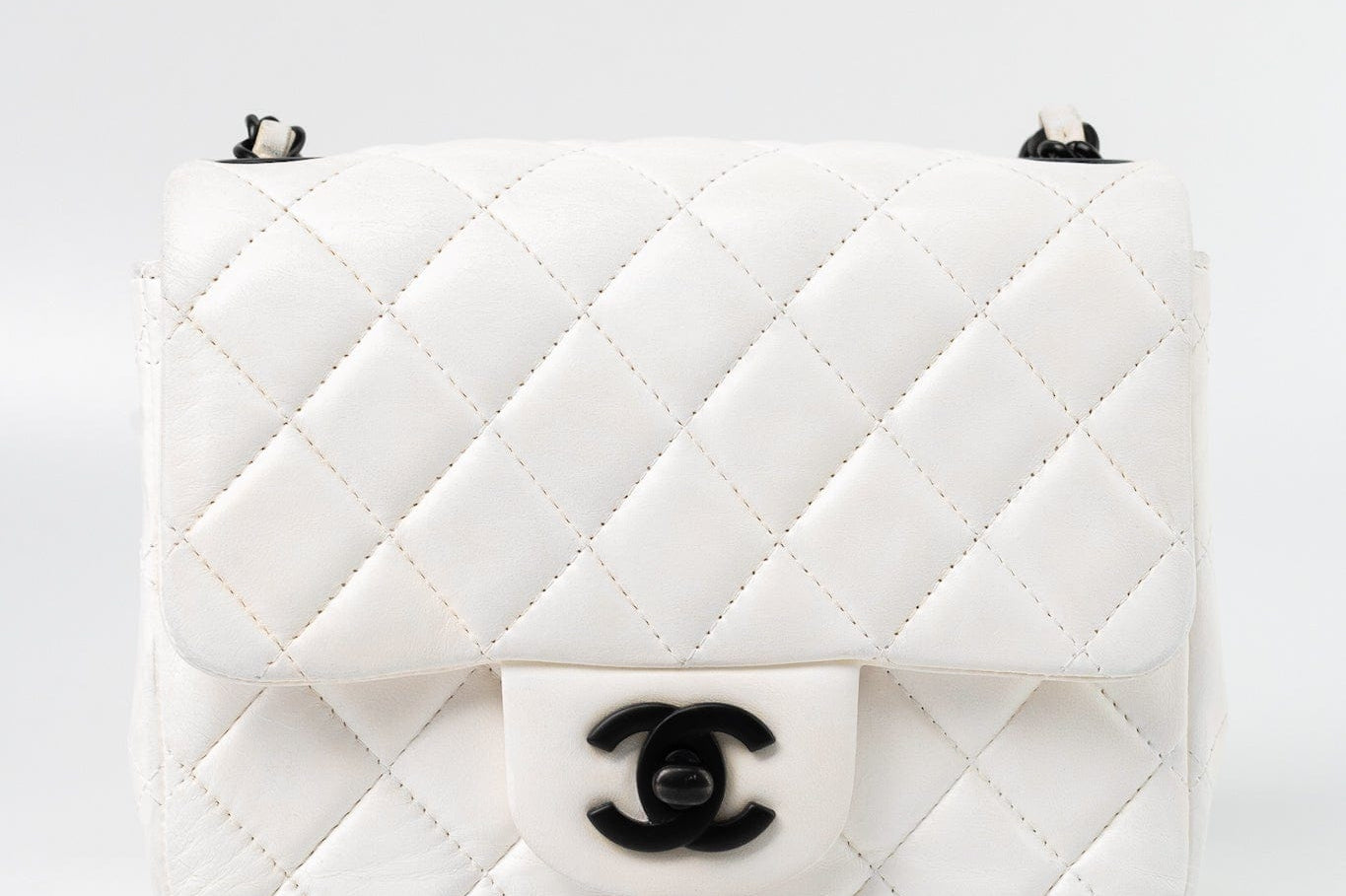 CHANEL Handbag White White Lambskin Quilted Mini Square Single Flap -Knockoff
