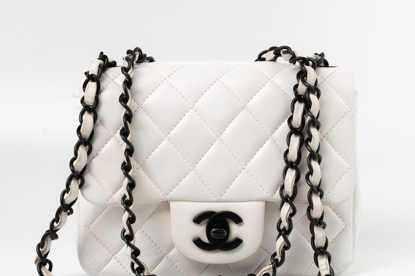 CHANEL Handbag White White Lambskin Quilted Mini Square Single Flap -Knockoff
