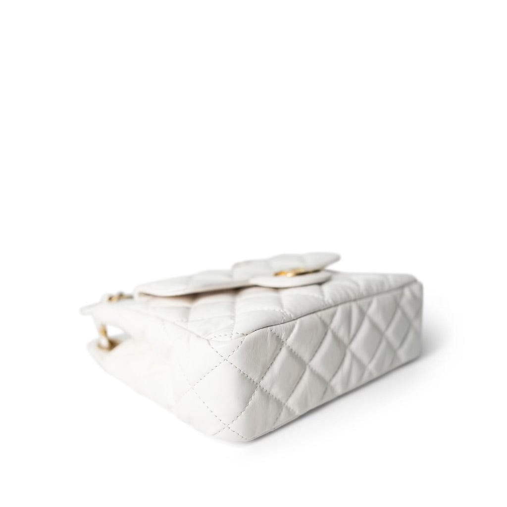 CHANEL Handbag White White Shiny Crumpled Calfskin Hobo Bag Small Aged Gold Hardware -Knockoff
