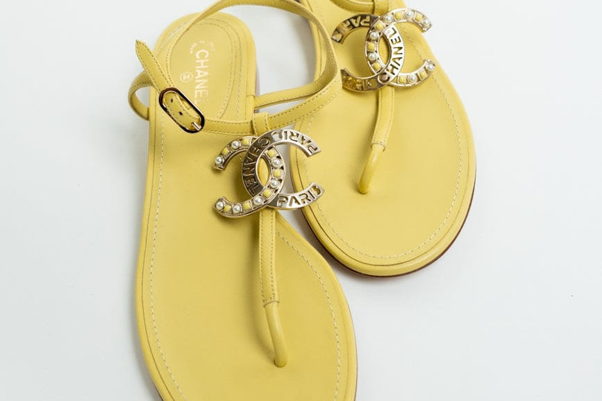 CHANEL Handbag Yellow 20S CC Yellow Sandals Size 39 -Knockoff
