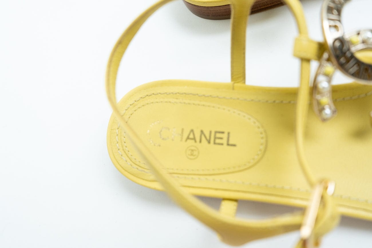 CHANEL Handbag Yellow 20S CC Yellow Sandals Size 39 -Knockoff
