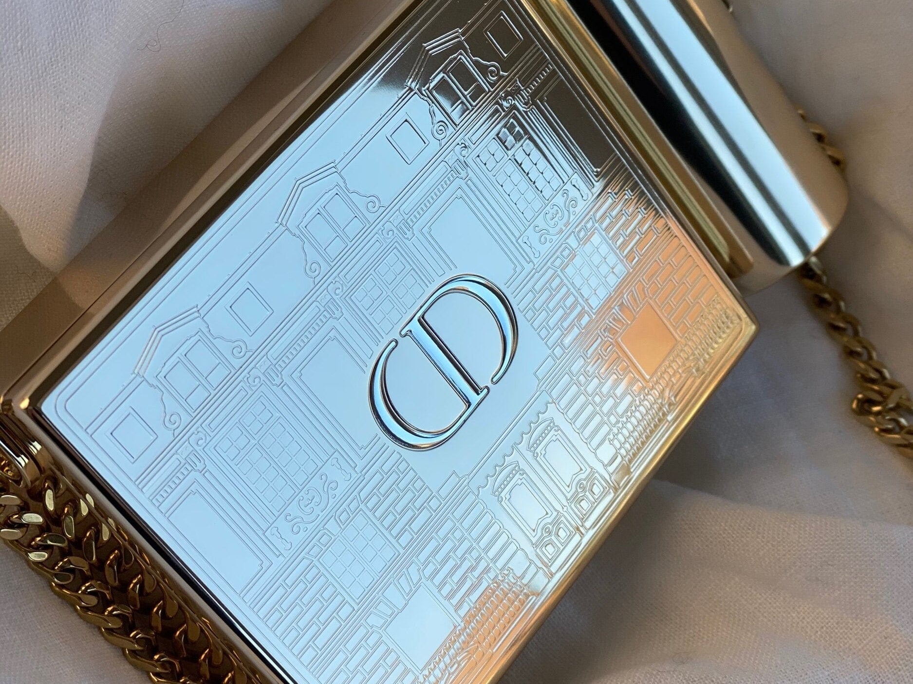 CHANEL Lipstick DIOR Rouge Dior Minaudiere  - The Atelier of Dreams Limited Edition -Knockoff
