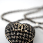 CHANEL Necklace Black Necklace Metal Heart Tweed Lambskin & Resin Gold Black Silver  & Ecru -Knockoff
