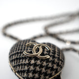 CHANEL Necklace Black Necklace Metal Heart Tweed Lambskin & Resin Gold Black Silver  & Ecru -Knockoff
