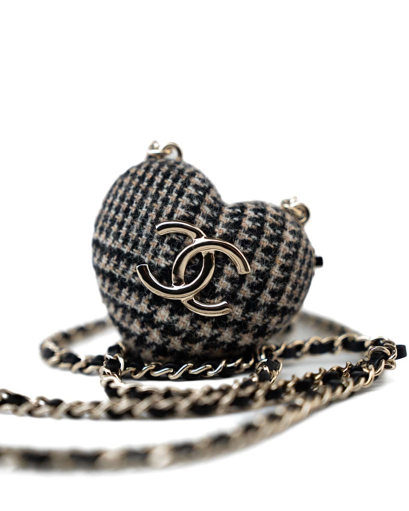 CHANEL Necklace Black Necklace Metal Heart Tweed Lambskin & Resin Gold Black Silver  & Ecru -Knockoff
