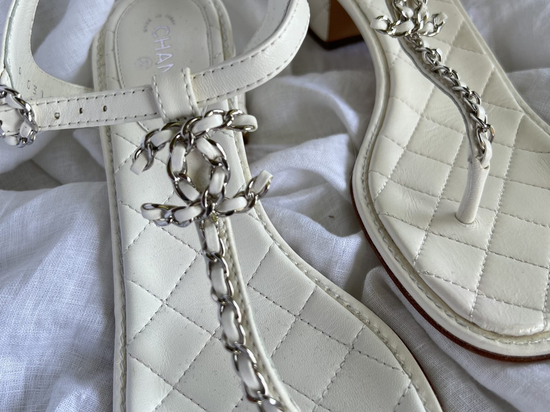 CHANEL Sandals White Chanel White Quilted Leather Sandals - 38 1/2 -Knockoff
