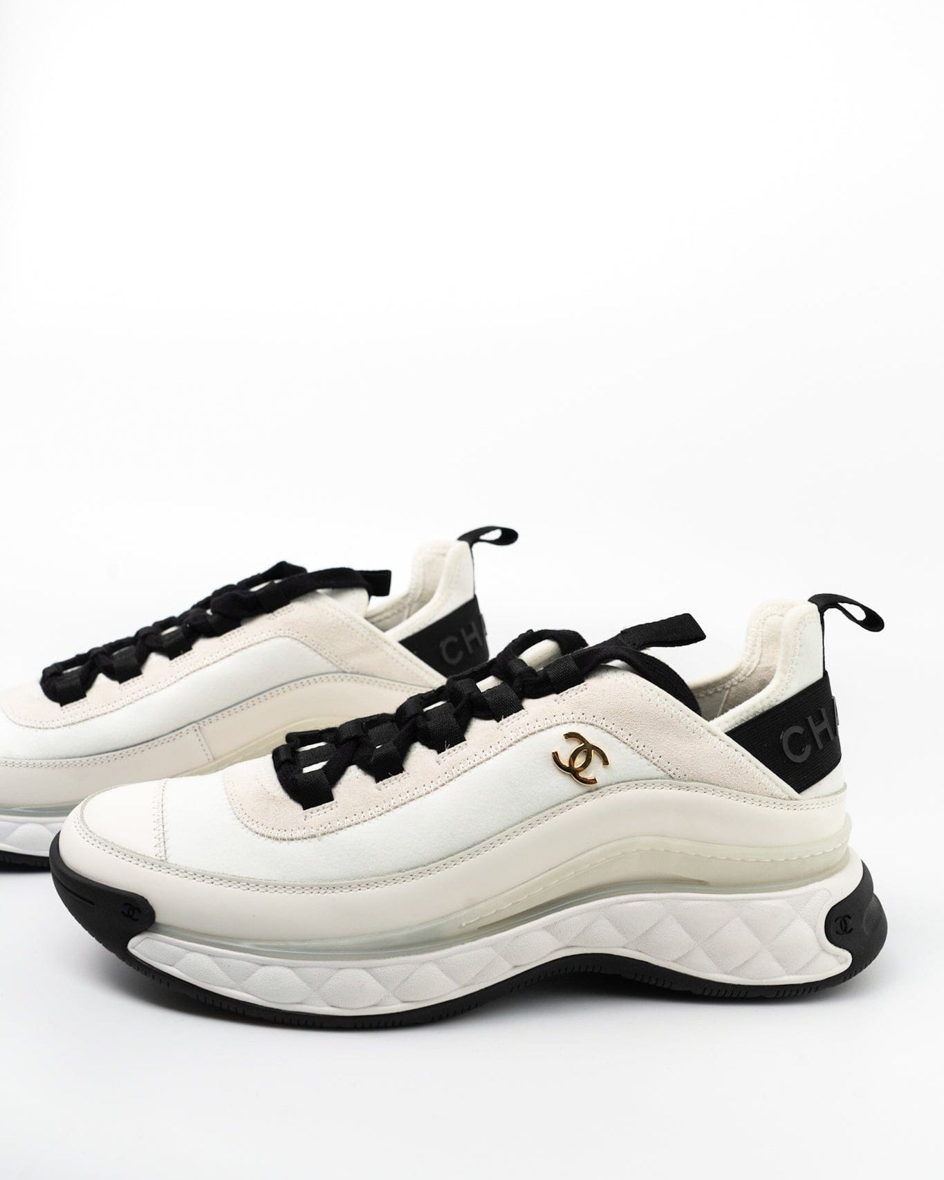 CHANEL Sneakers White Chanel Fabric Calfskin Suede CC Sneakers White ( Size 39.5) -Knockoff
