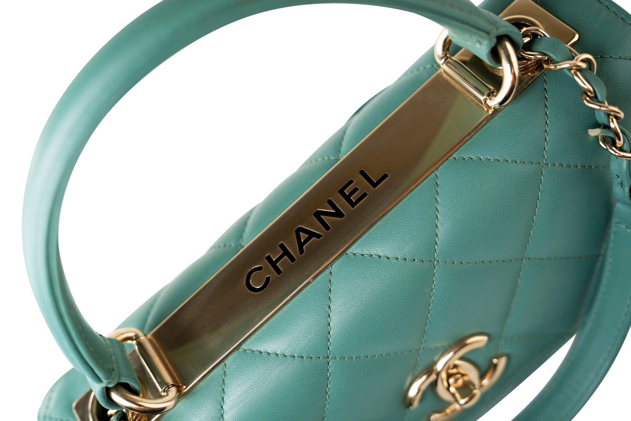 CHANEL Tote Green Trendy CC Green Lambskin Quilted Light Gold Hardware -Knockoff
