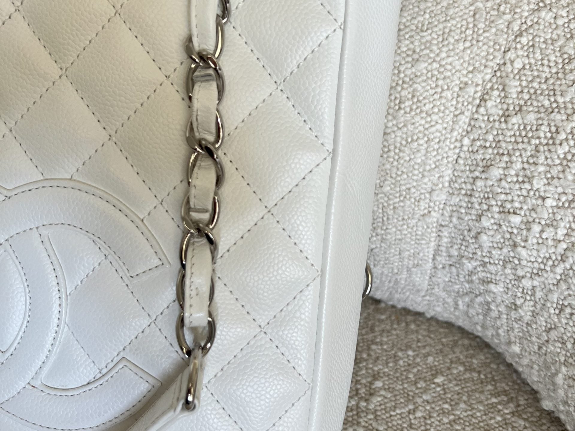 CHANEL Tote White Caviar Quilted Petite Shopping Tote -Knockoff
