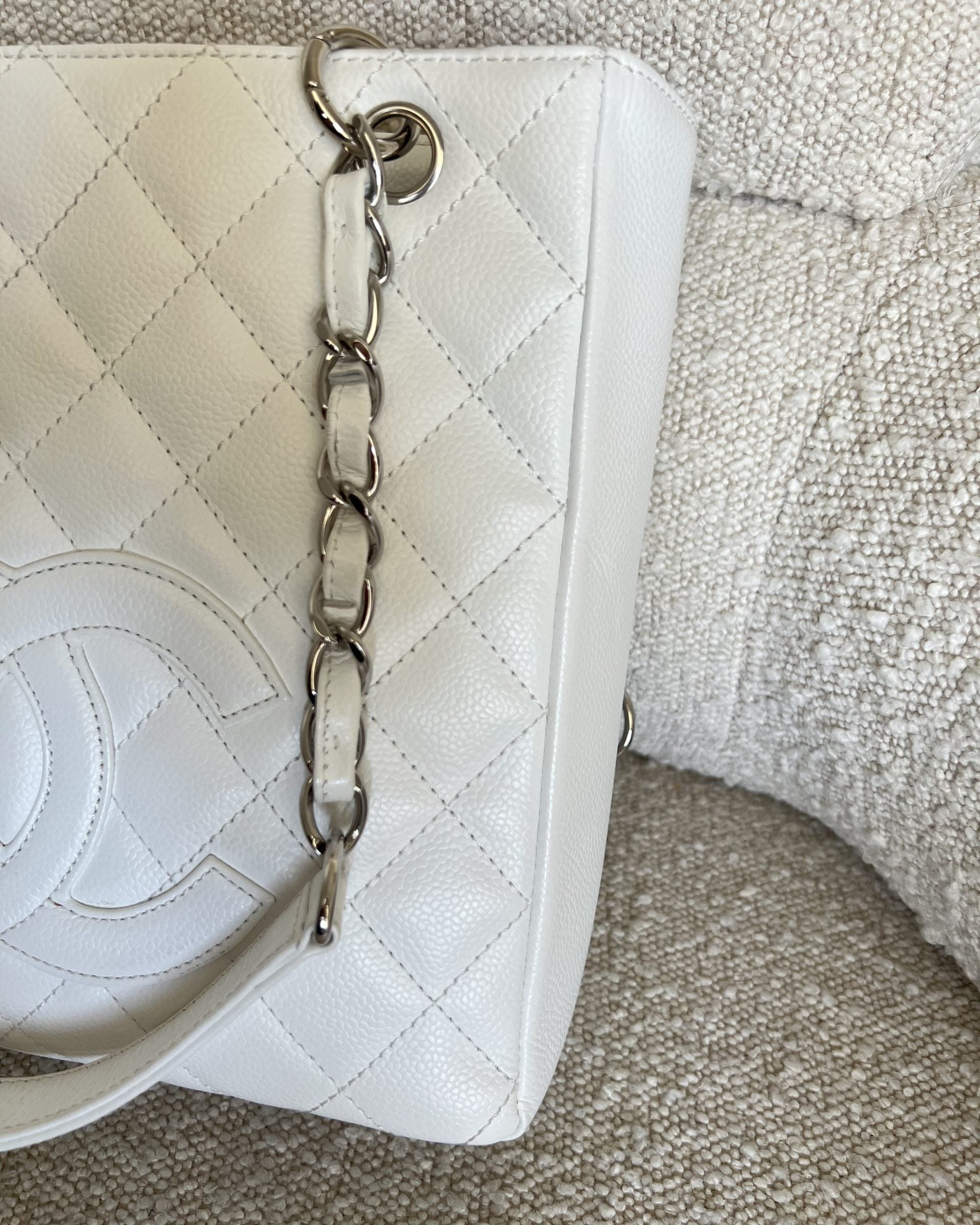 CHANEL Tote White Caviar Quilted Petite Shopping Tote -Knockoff
