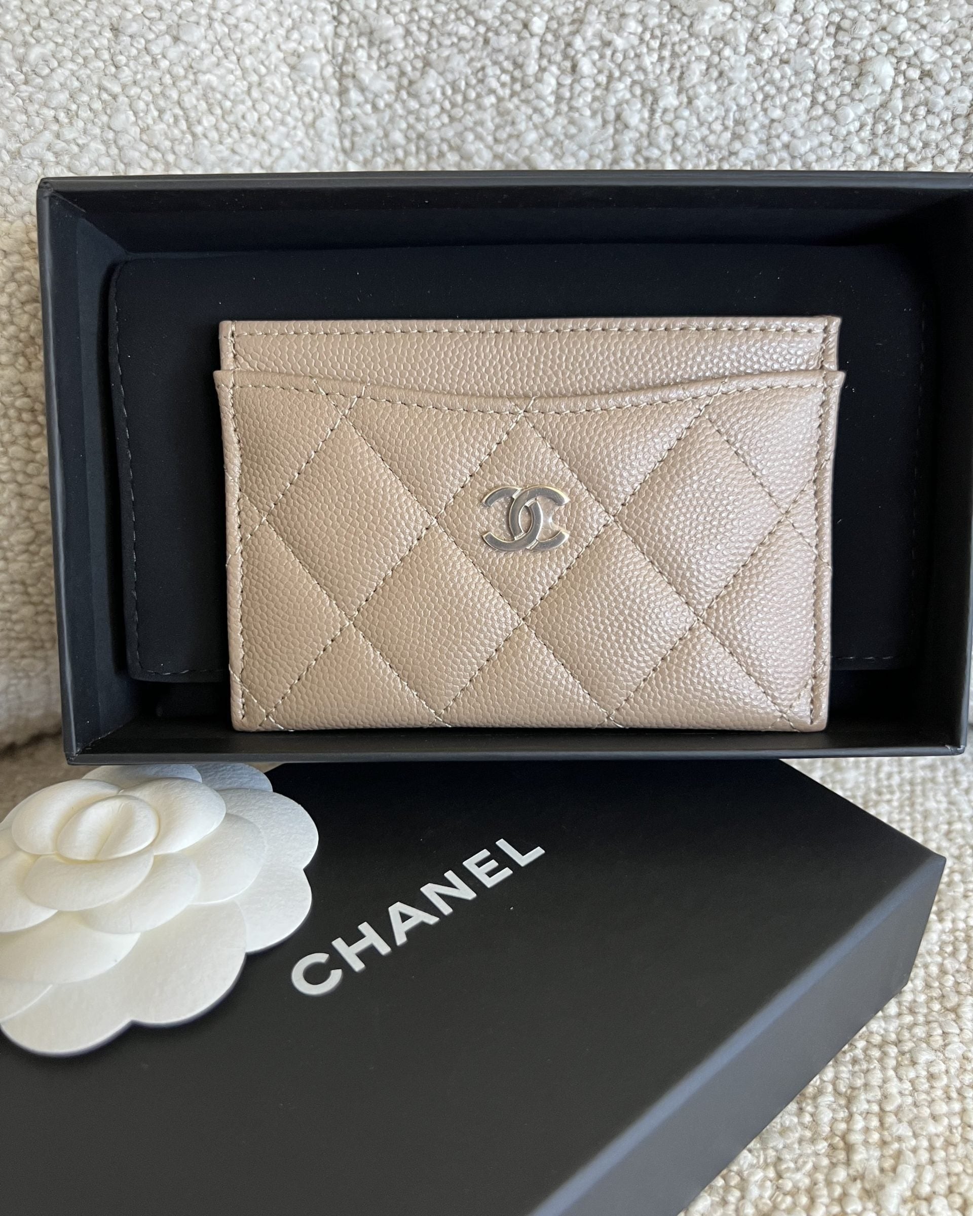 CHANEL Wallet 22A Dark Beige Caviar Quilted Card Holder LGHW -Knockoff
