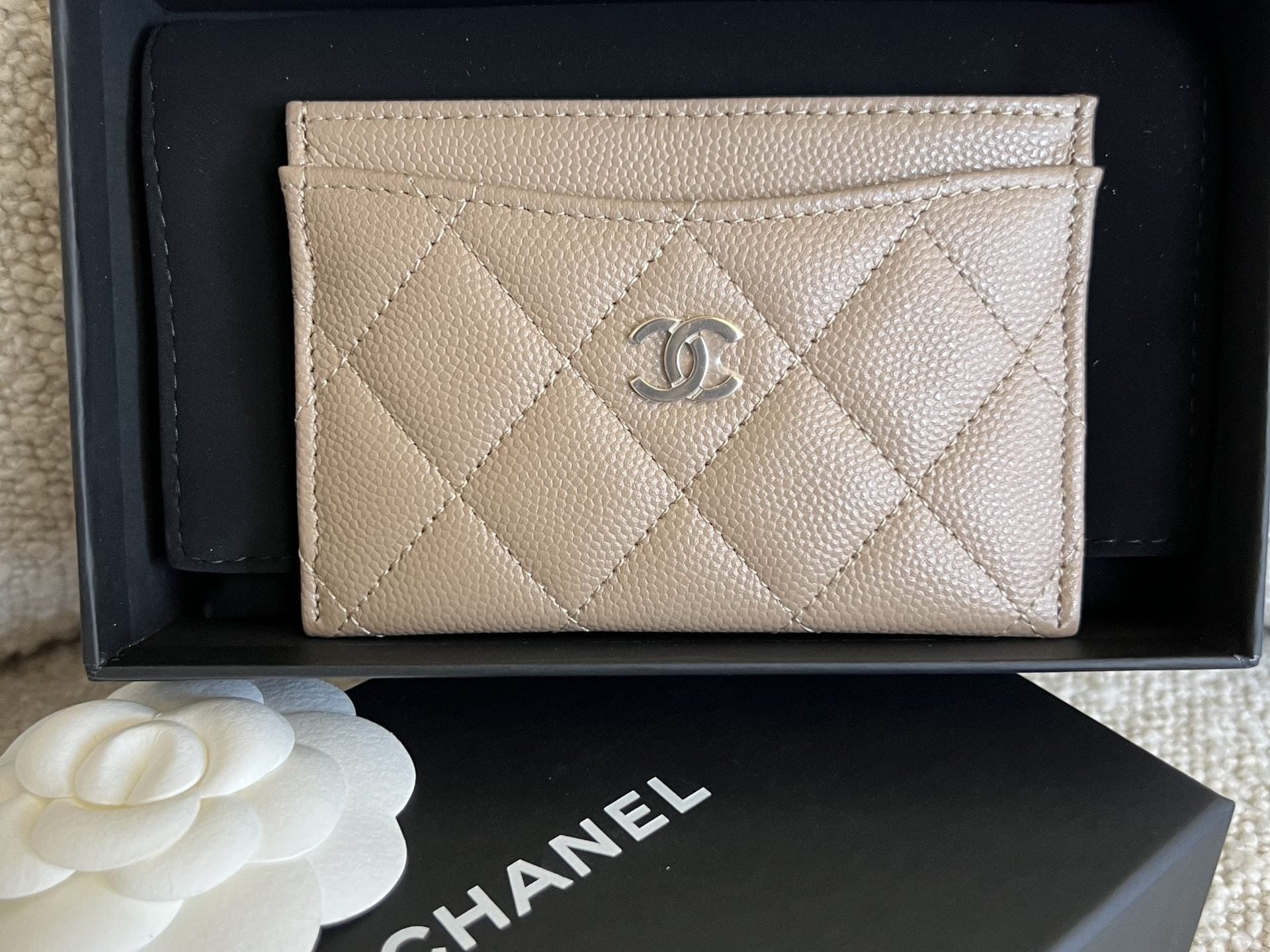 CHANEL Wallet 22A Dark Beige Caviar Quilted Card Holder LGHW -Knockoff
