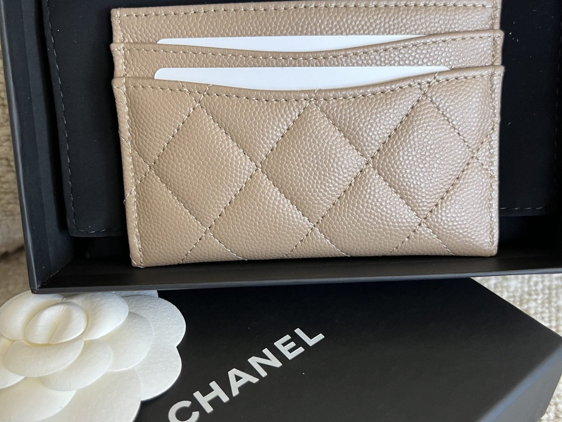 CHANEL Wallet 22A Dark Beige Caviar Quilted Card Holder LGHW -Knockoff
