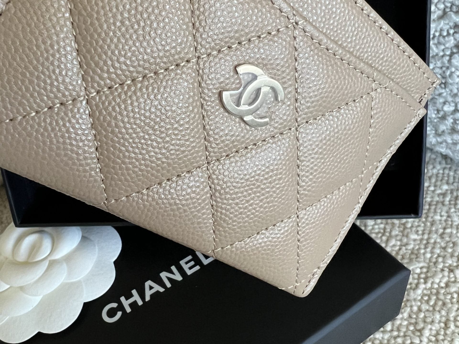 CHANEL Wallet 22A Dark Beige Caviar Quilted Card Holder LGHW -Knockoff
