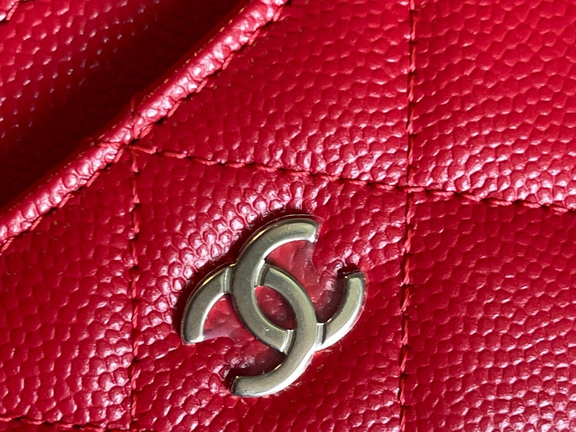 CHANEL Wallet 22S Red Caviar Quilted Card Holder LGHW -Knockoff
