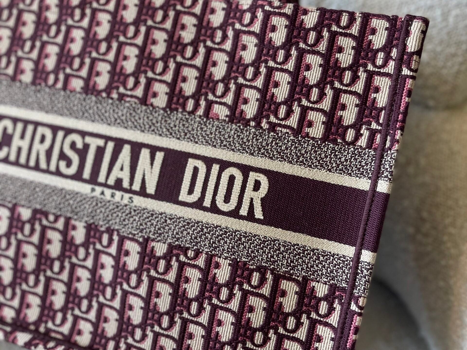 Christian Dior Tote Dior Burgundy Book Tote Medium -Knockoff
