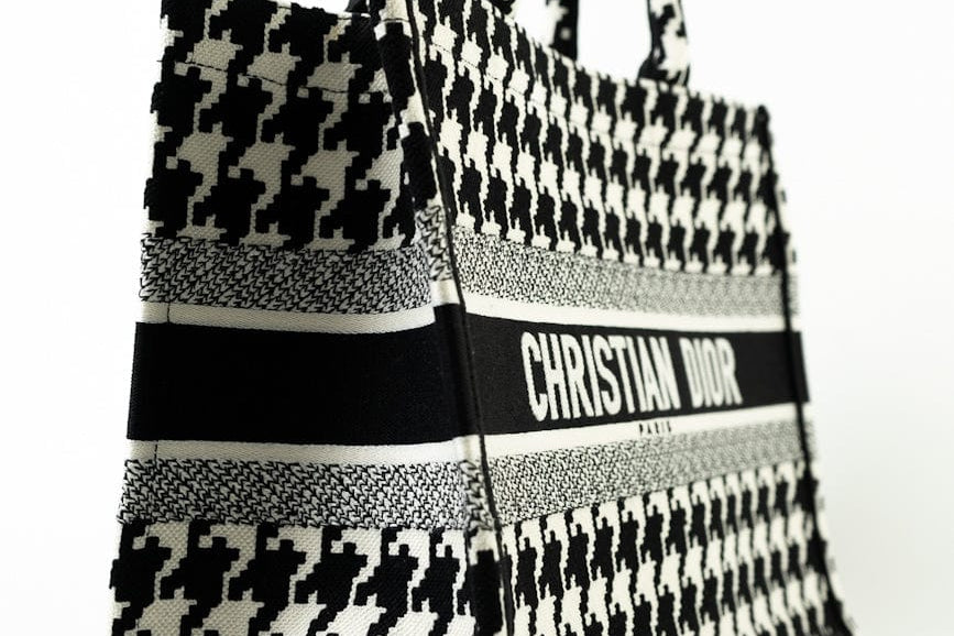 Christian Dior Tote White Dior White/Black Canvas Medium Houndstooth Book Tote Bag -Knockoff
