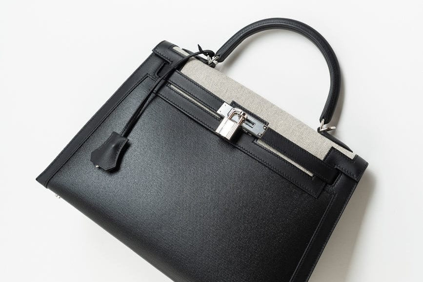 Hermes Handbag Kelly 32 Veau Swift Leather Toile Berline Palladium Plated Hardware 2019 D -Knockoff
