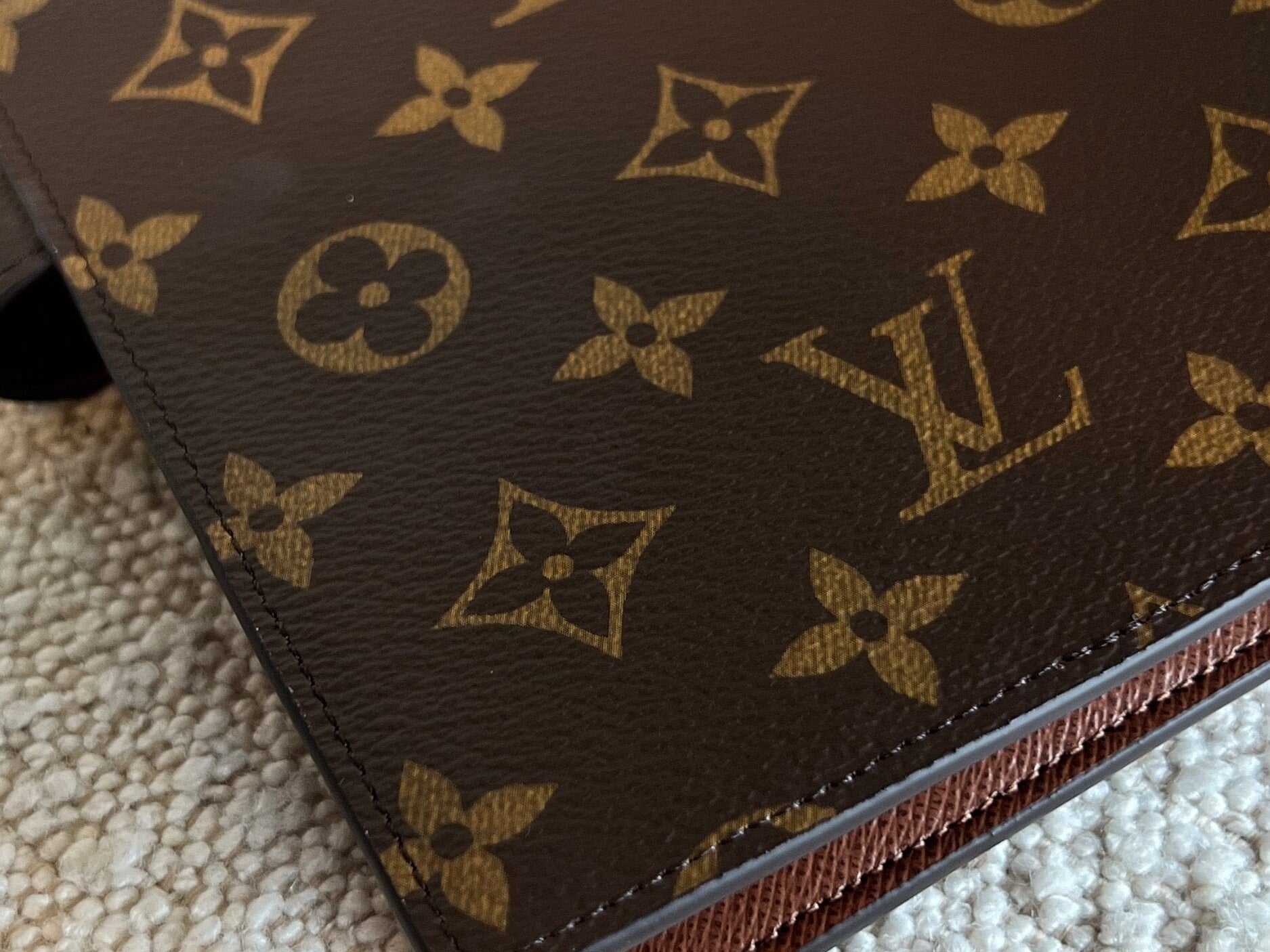 Louis Vuitton Agenda Cover Brown Louis Vuitton Monogram Large Ring Agenda Cover -Knockoff
