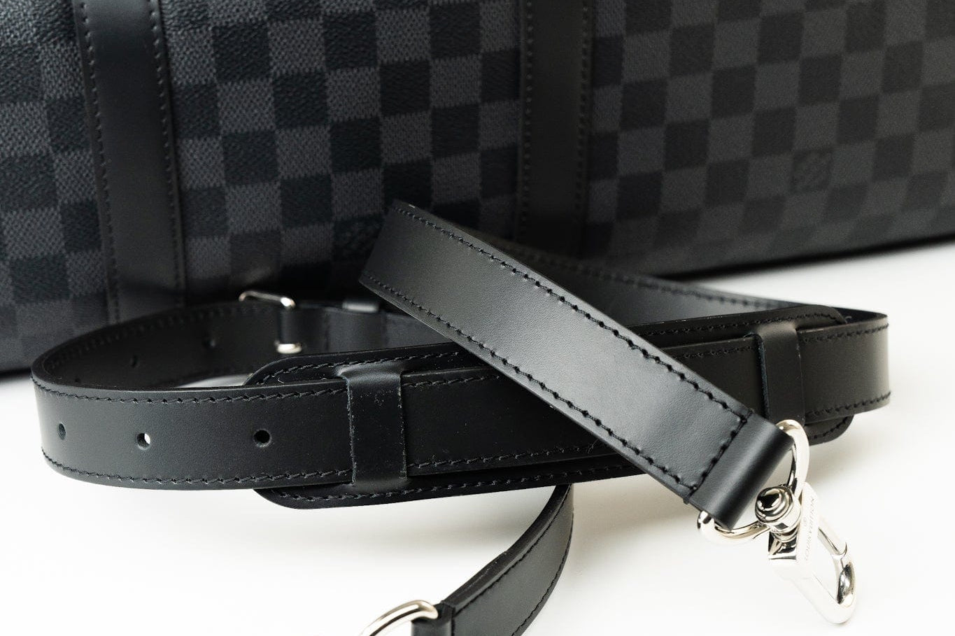 Louis Vuitton Duffle Bag Louis Vuitton Keepall 55 Bandouliere in Damier Graphite Canvas -Knockoff
