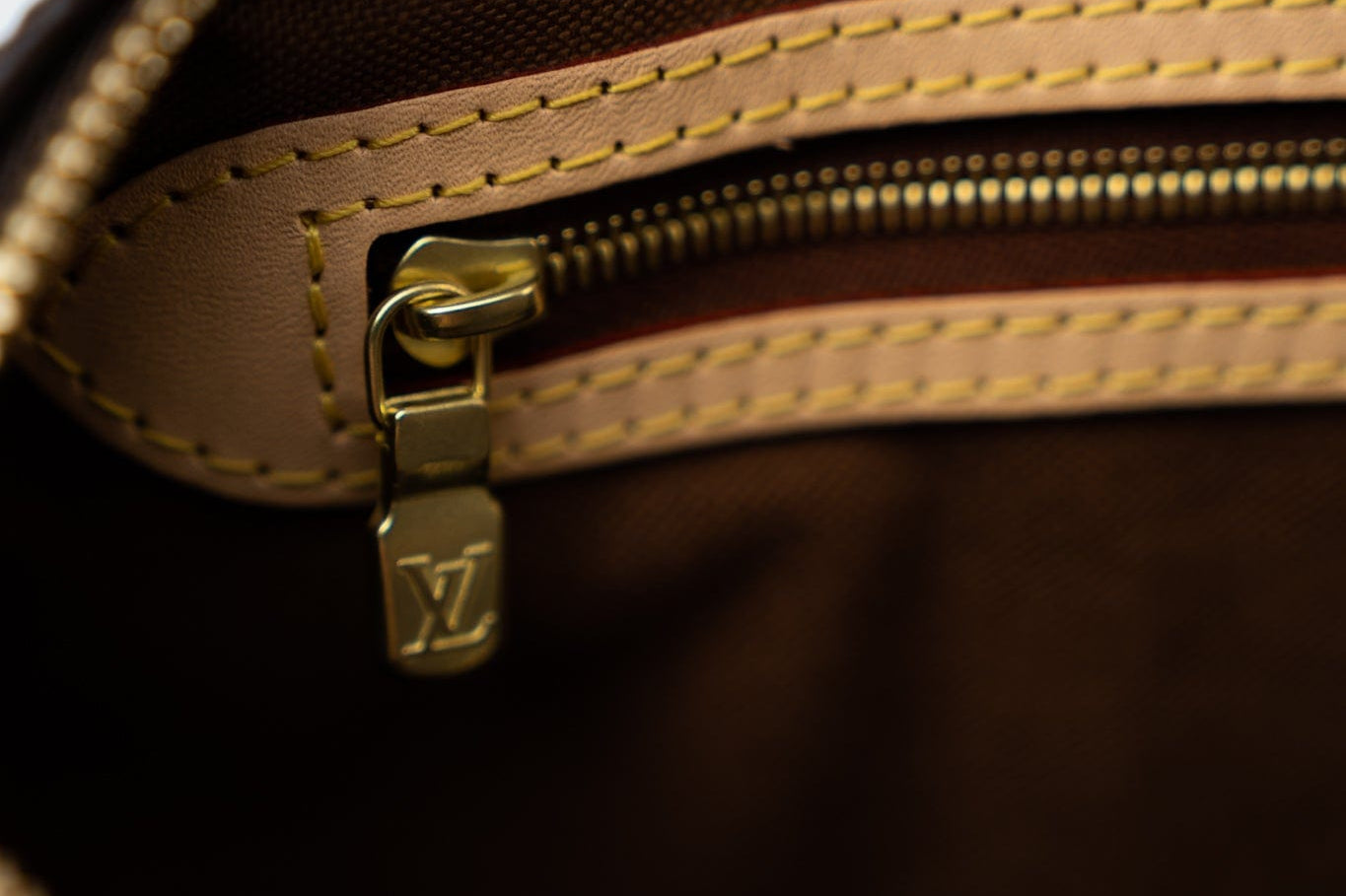 Louis Vuitton Handbag Brown Louis Vuitton Monogram Speedy Bandouliere 25 -Knockoff
