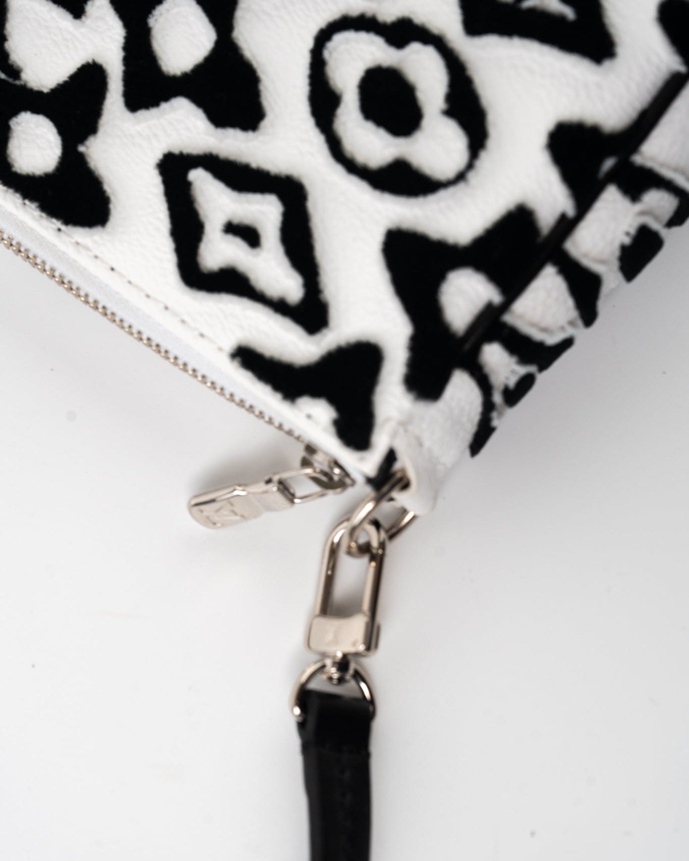 Louis Vuitton Handbag White Tufted Monogram X UF Pochette Accessories Black White -Knockoff
