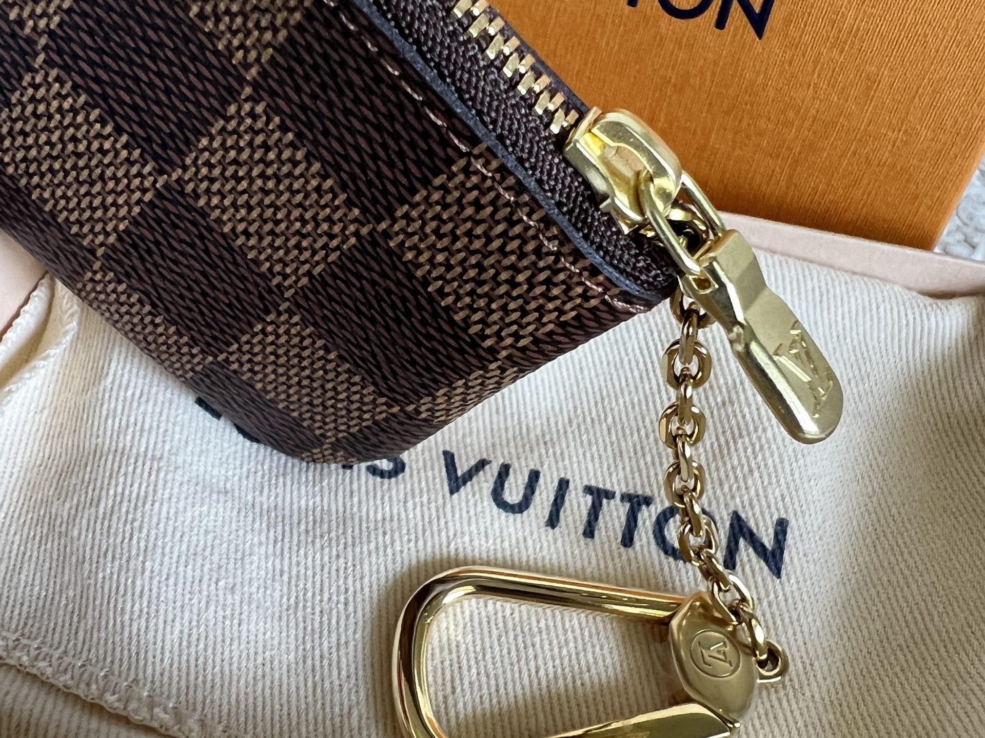 Louis Vuitton Pouch Purse Louis Vuitton  Damier Ebene Zipped Coin Purse -Knockoff
