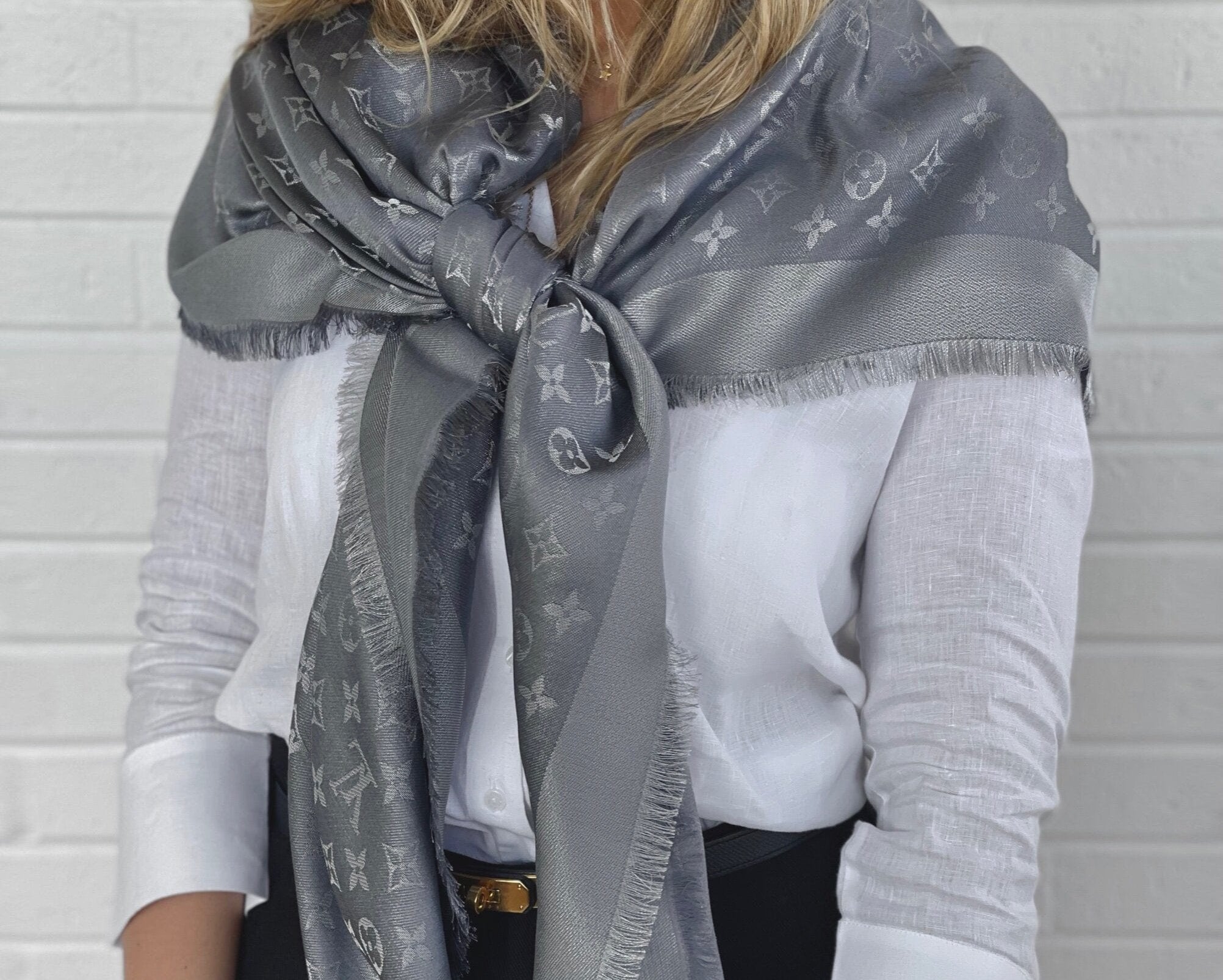 Louis Vuitton Shawl Grey Monogram Shine Shawl Charcoal Grey (M75120) -Knockoff
