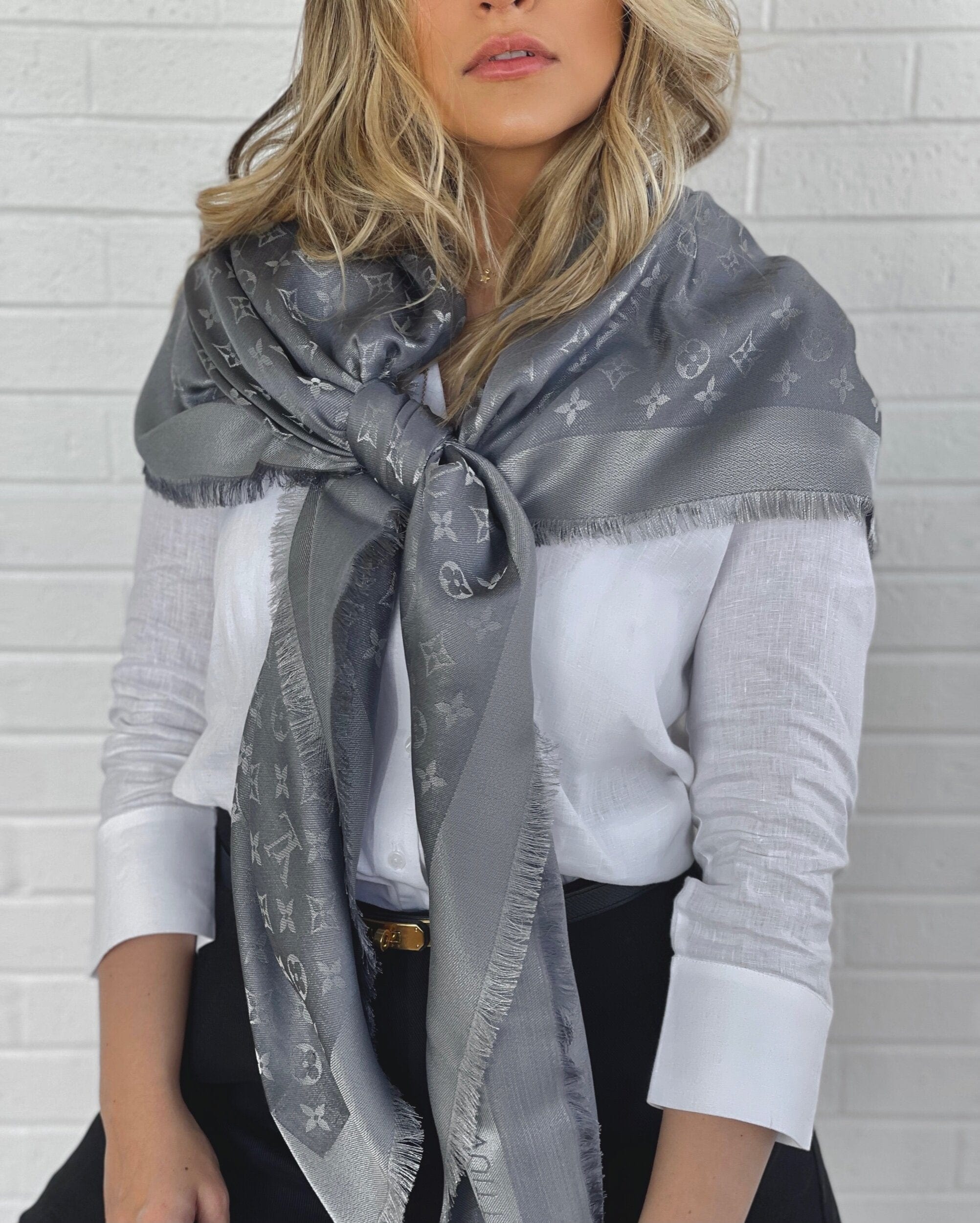 Louis Vuitton Shawl Grey Monogram Shine Shawl Charcoal Grey (M75120) -Knockoff
