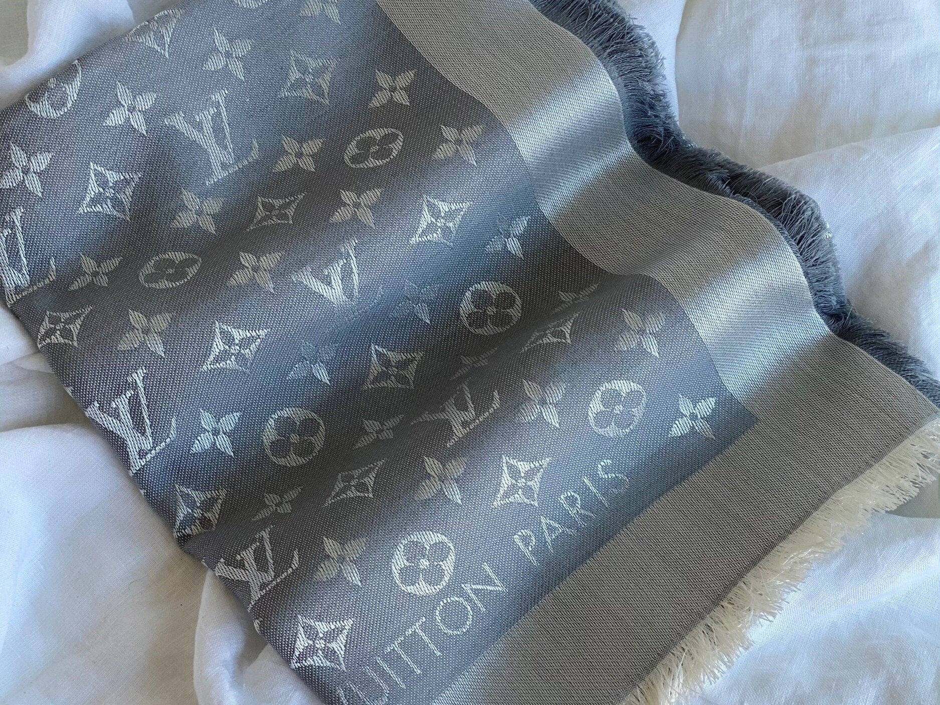 Louis Vuitton Shawl Louis Vuitton Monogram Shawl Pearl Grey (M70804) -Knockoff
