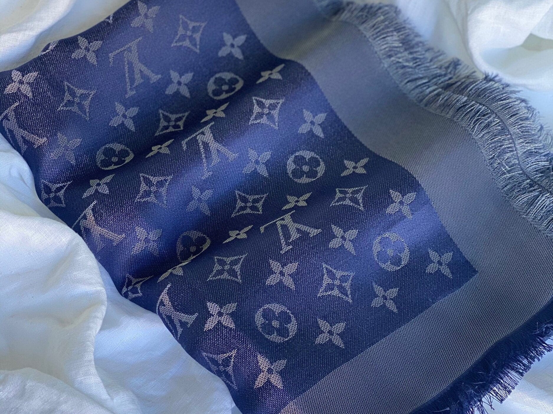 Louis Vuitton Shawl Monogram Shine Shawl Bleu Nuit (M73658) -Knockoff
