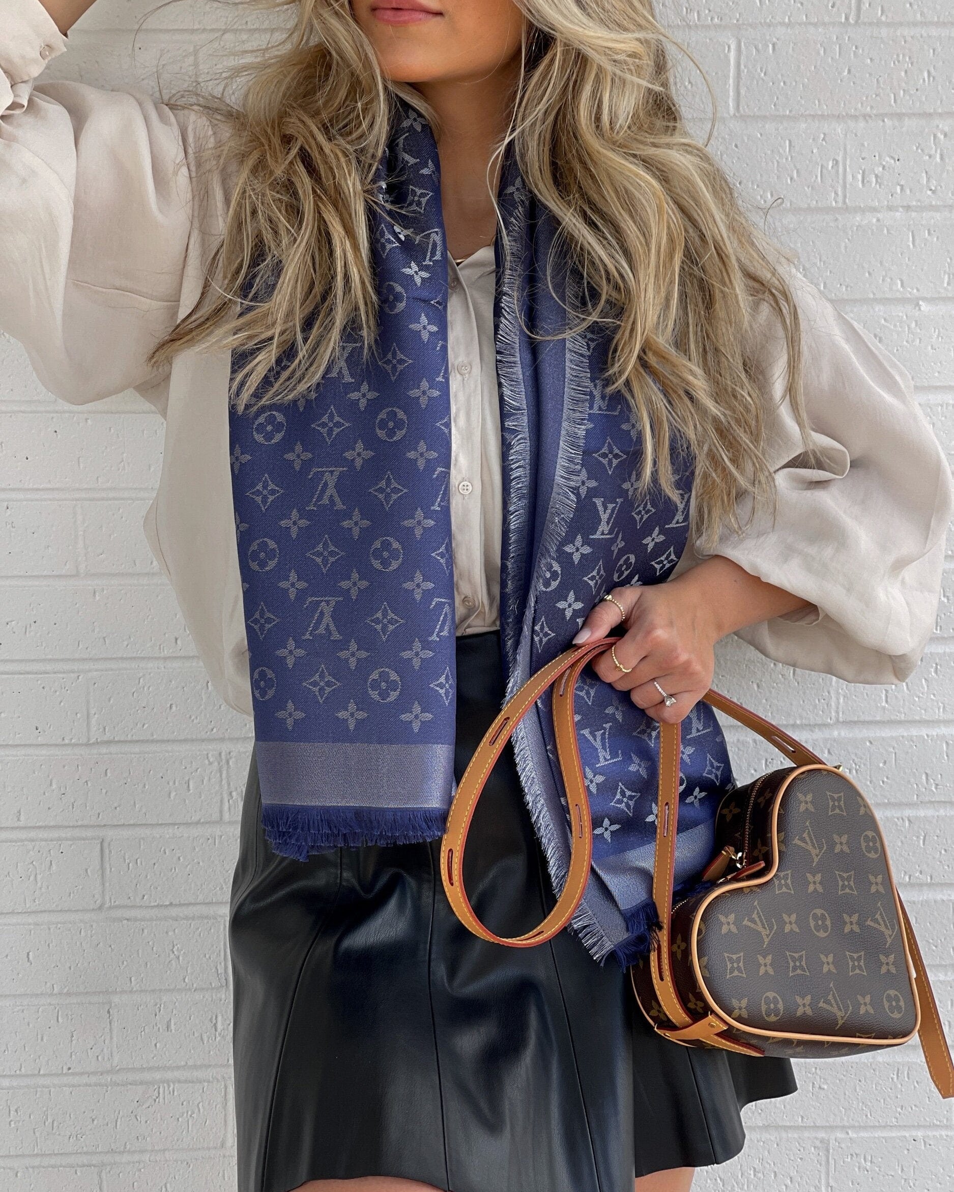 Louis Vuitton Shawl Monogram Shine Shawl Bleu Nuit (M73658) -Knockoff
