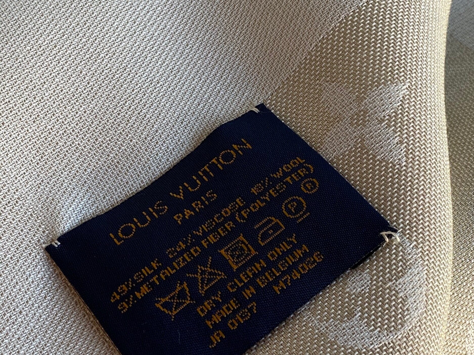 Louis Vuitton Shawl White Monogram Shine Shawl White (M74026) -Knockoff
