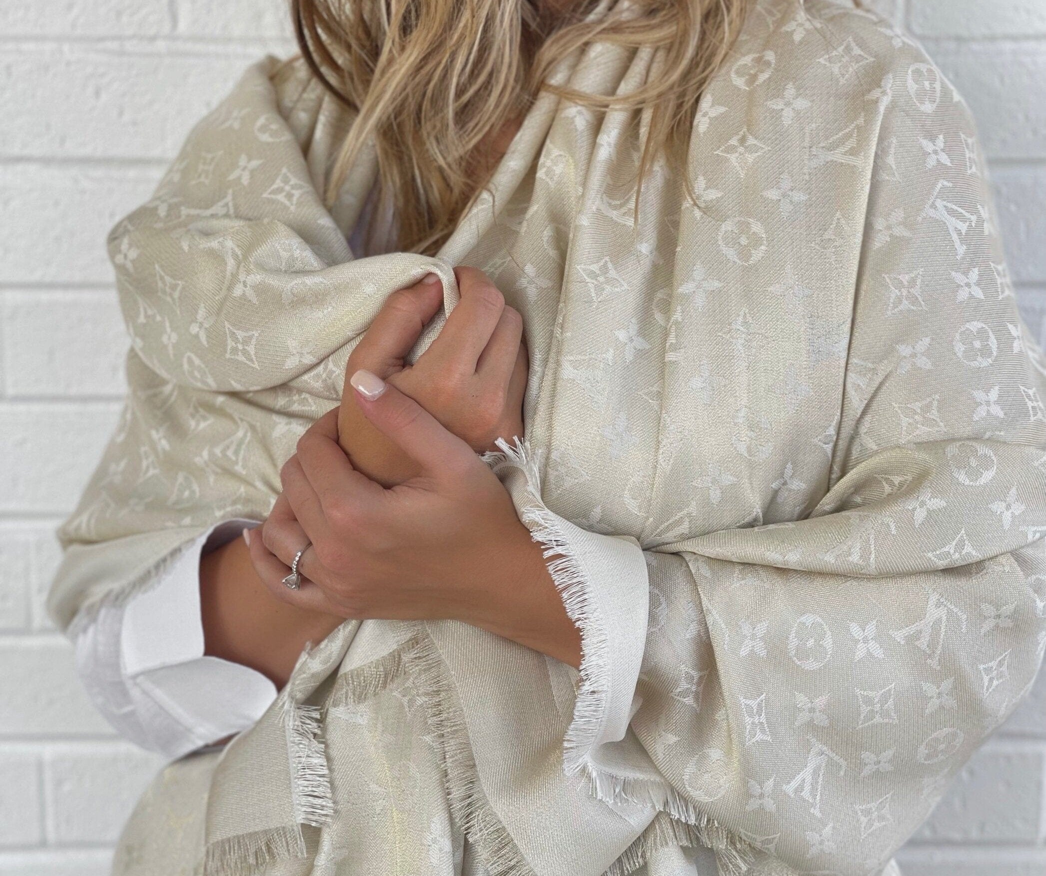 Louis Vuitton Shawl White Monogram Shine Shawl White (M74026) -Knockoff
